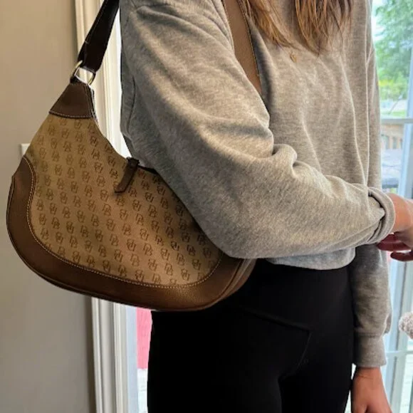 Dooney & Bourke Vintage Brown Leather DB Shoulder bag - Picture 10 of 14